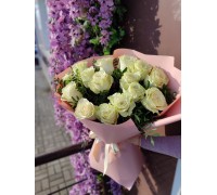 Букет  | 15 роз с зеленью